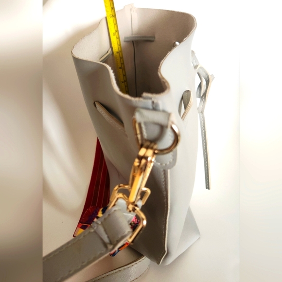 Stylish Gray Bucket Bag with Colorful Strap - Picture 7 of 7